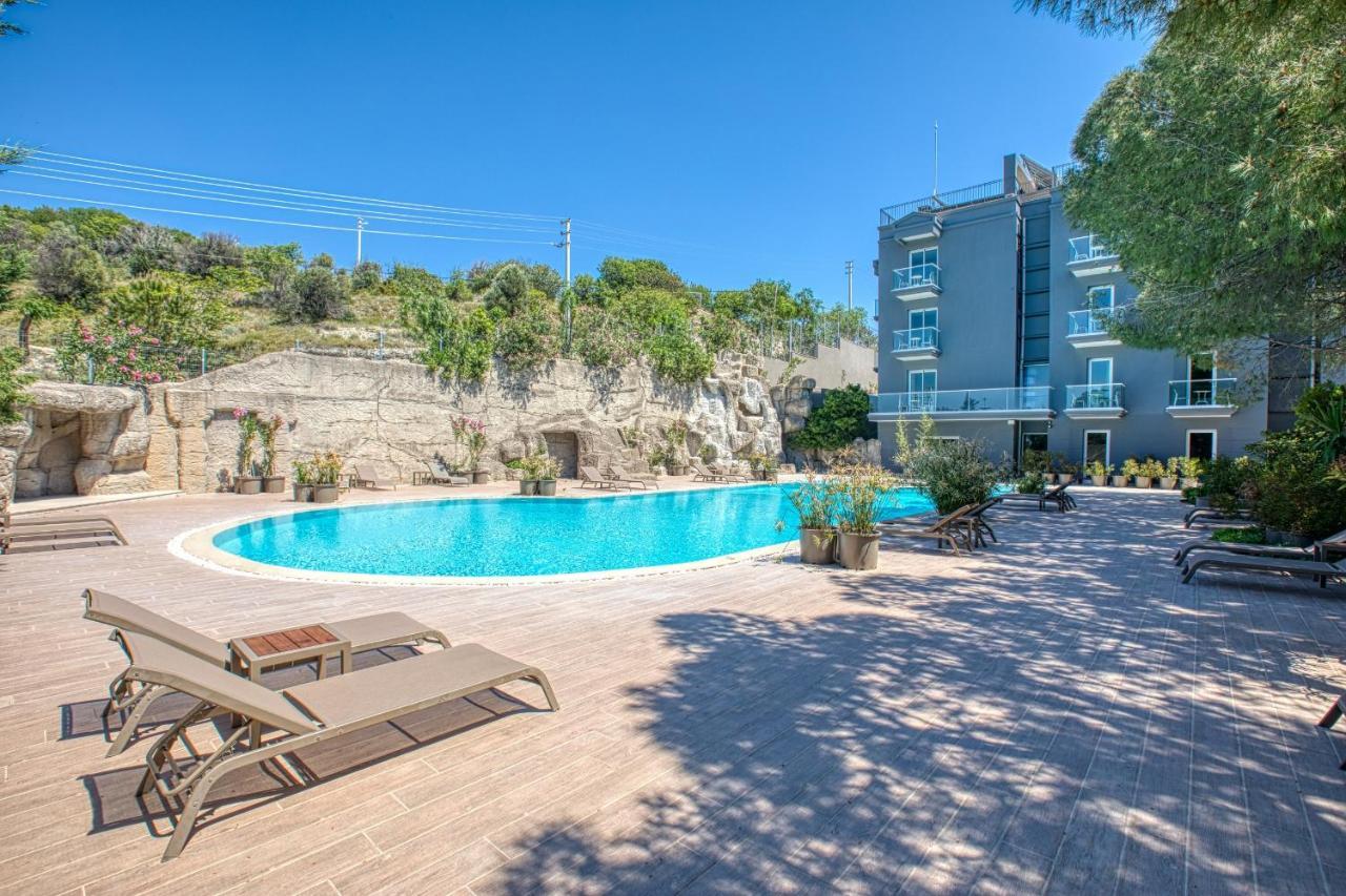 Aegean Apartments - Marina & Chios Island View Çeşme Exterior foto